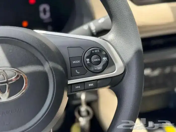 تويوتا يارس Y  نص فل 2026 11