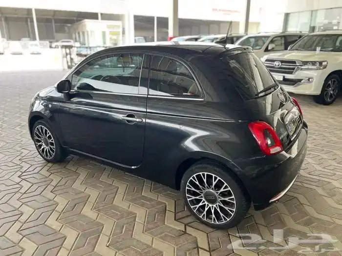 فيات 2020 سعودي ماشي 106 الف قمة فالنظافة داخل اصفر 4