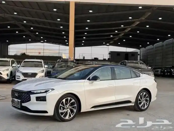 فورد تورس تيتانيوم 2022 1