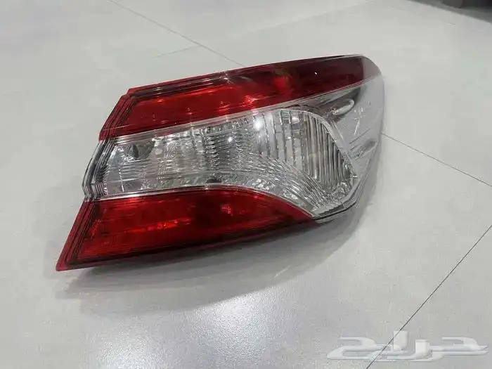 اسطب كامري 2018 - 2020 يمين أصلي تويوتا 1