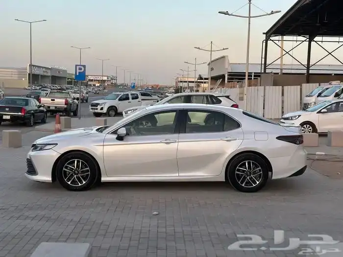 تويوتا كامري LE مطور 2023 4