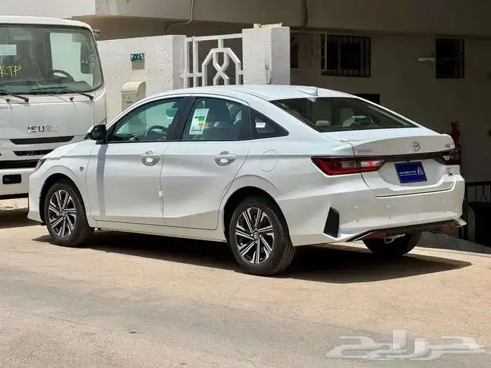 تويوتا يارس Y  نص فل 2026 5