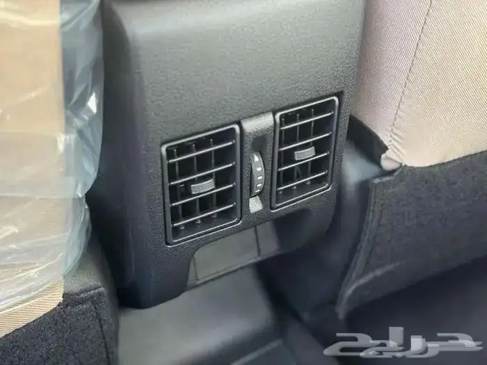 تويوتا يارس Y  نص فل 2026 14