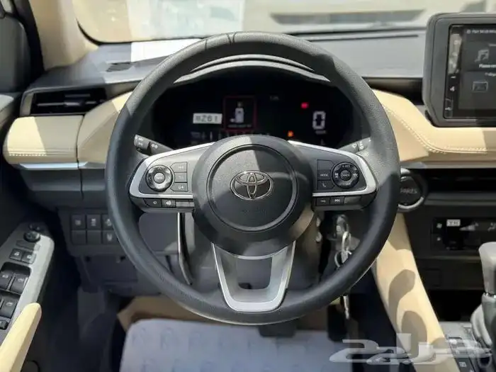 تويوتا يارس Y  نص فل 2026 12