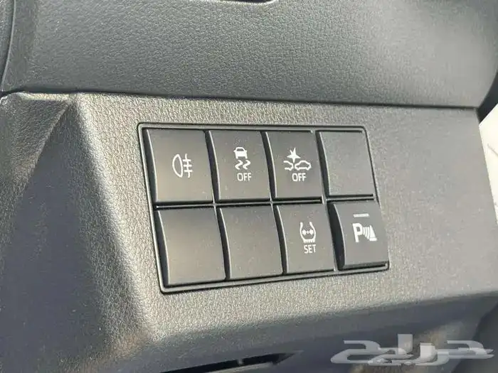 تويوتا يارس Y  نص فل 2026 15