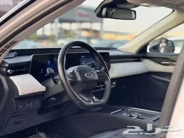 فورد تورس تيتانيوم 2022 11