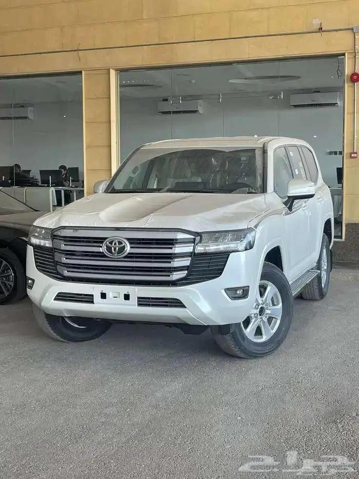 لاندكروزر GXR ديزل هدد فتحة بريمي 2025 متوفر لدى الحسن 0