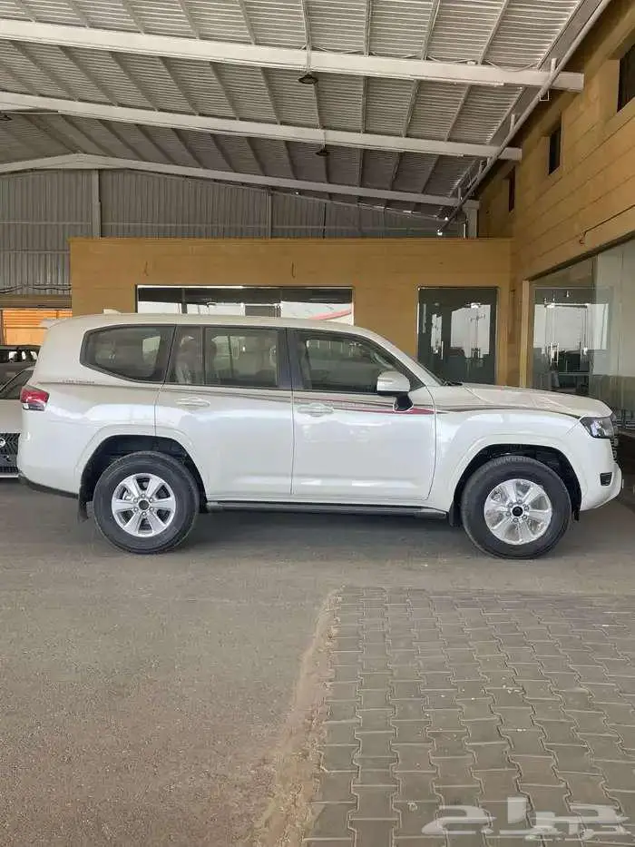 لاندكروزر GXR ديزل هدد فتحة بريمي 2025 متوفر لدى الحسن 4