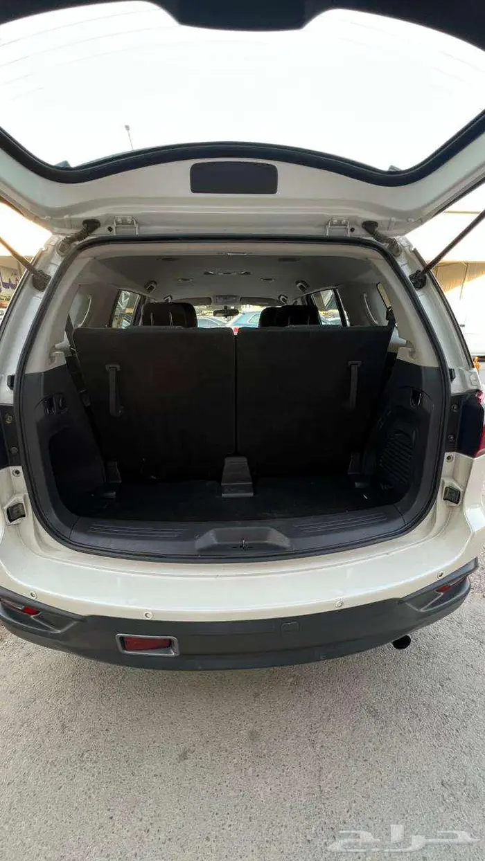 ايسوزو MUX موديل 2022- معرض خلف للسيارات 7