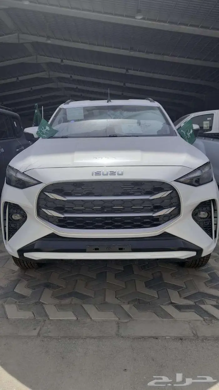 ايسوزو ام يو اكس فل كامل 2025 دبل كاش واقساط 5