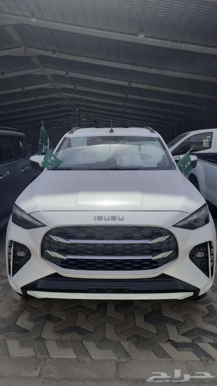 ايسوزو ام يو اكس فل كامل 2025 دبل كاش واقساط 14