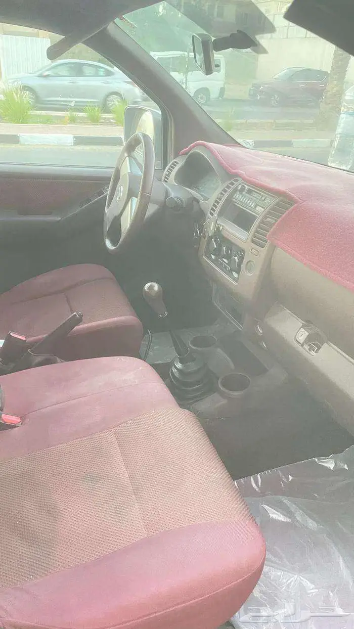 نيسان نيفارا 2010 7