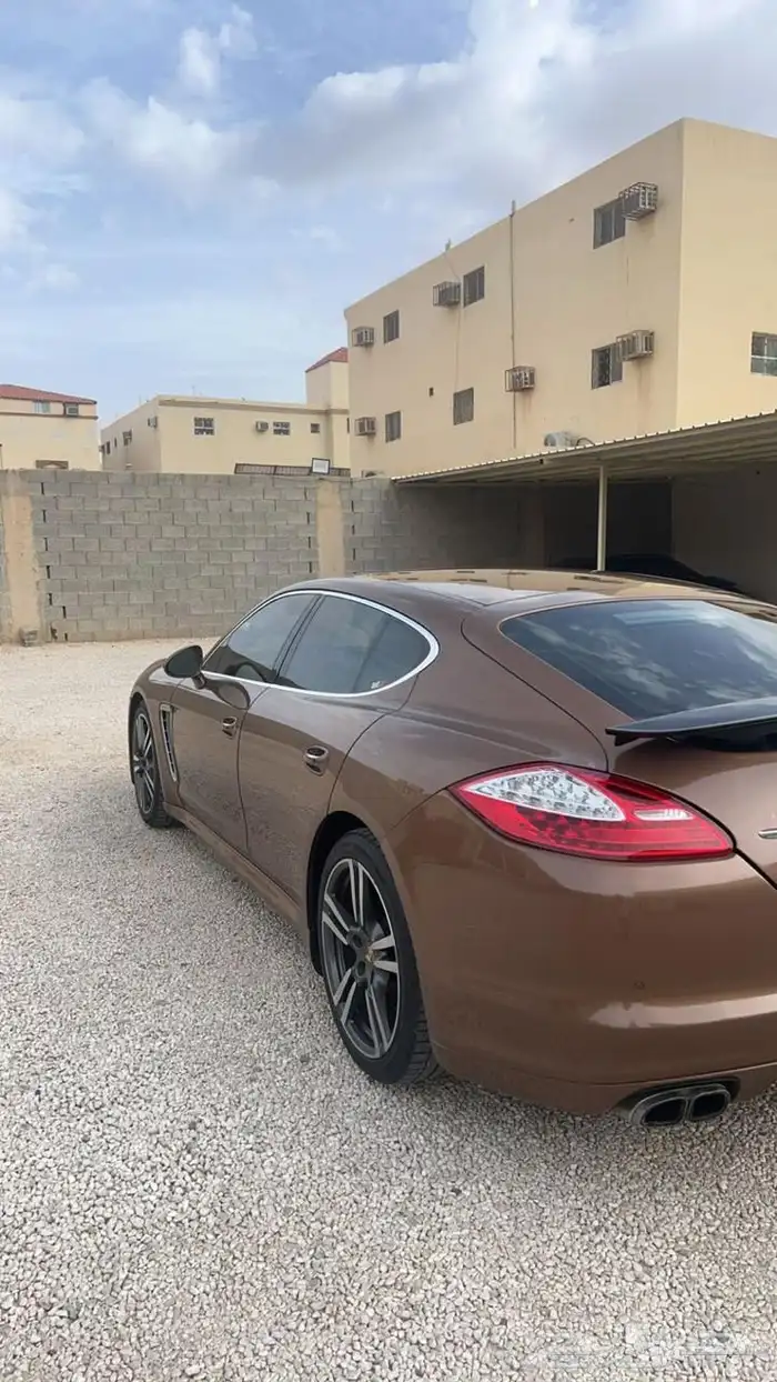 بورش باناميرا 2011 11