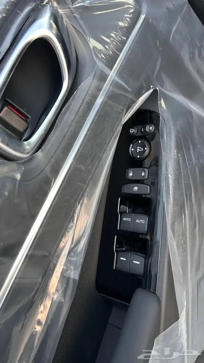 هوندا اتش ار في LX 2024 لدى شركة عبدالمجيد الخضر 14