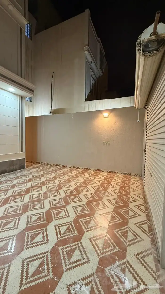 دور ارضي للاجار بحي القادسيه 16