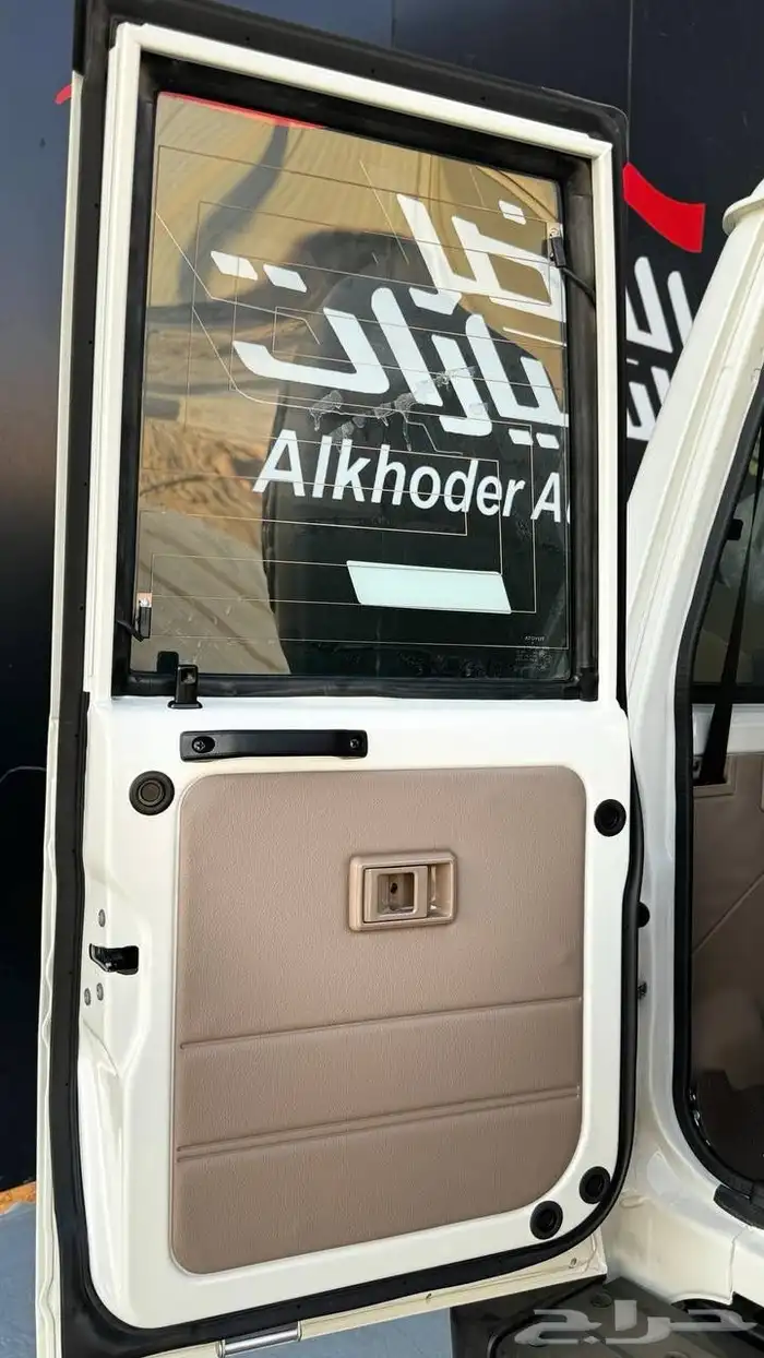 تويوتا ربع مصندق 2024 بنزين لدى شركة عبدالمجيد الخضر 11