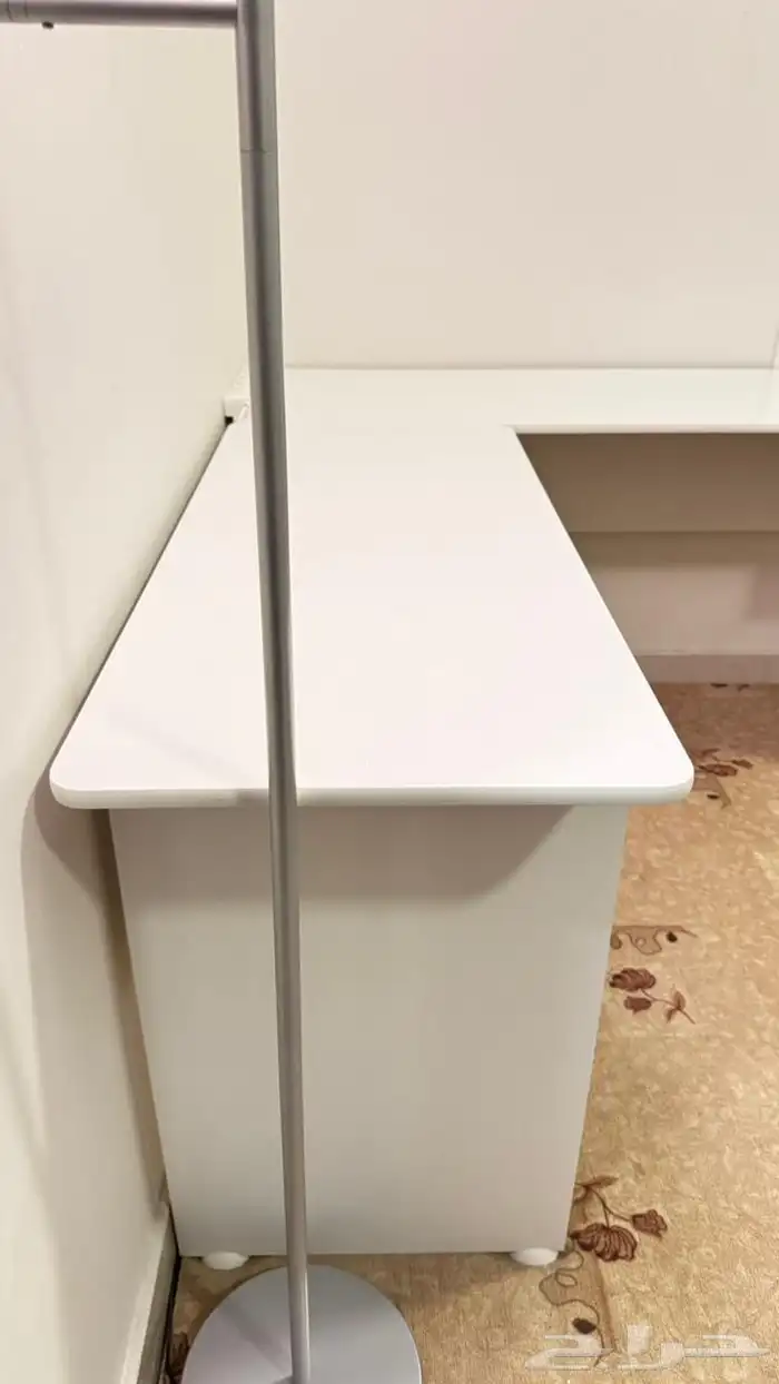 طاولة مكتبية 1