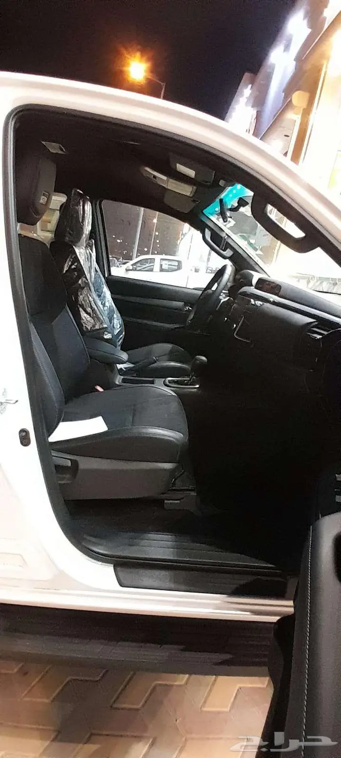 هايلوكس GR sport -بنزين توماتيك 6 سلندر 8