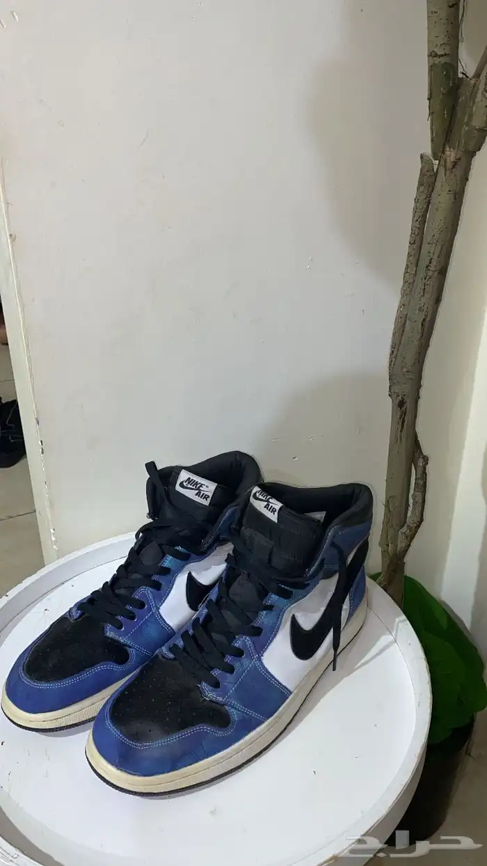 شوز نايك درجه اوله نظيف مع كرتونه استخدام لمره وحده 0