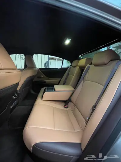 لكزس ES 300h index