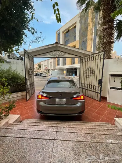 لكزس ES 300h index