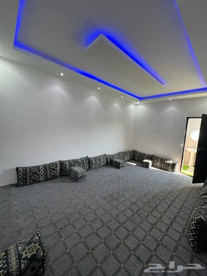 استراحة عزاب فاخرة VIP للإيجار موقع مميز 0