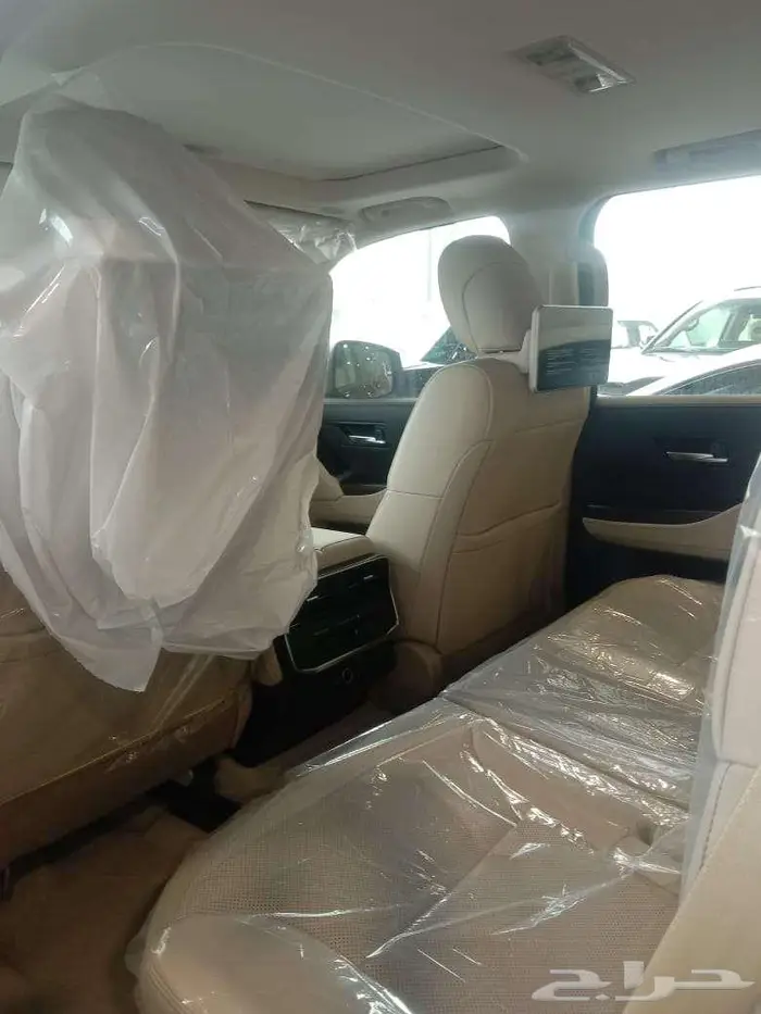 تويوتا لاندكرورزر GXR L4 2025 5