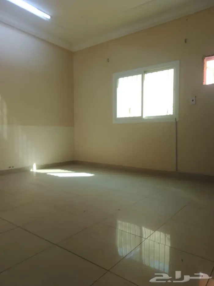 جده الشرفيه شقه عوايل للإيجار ش التوبه 4