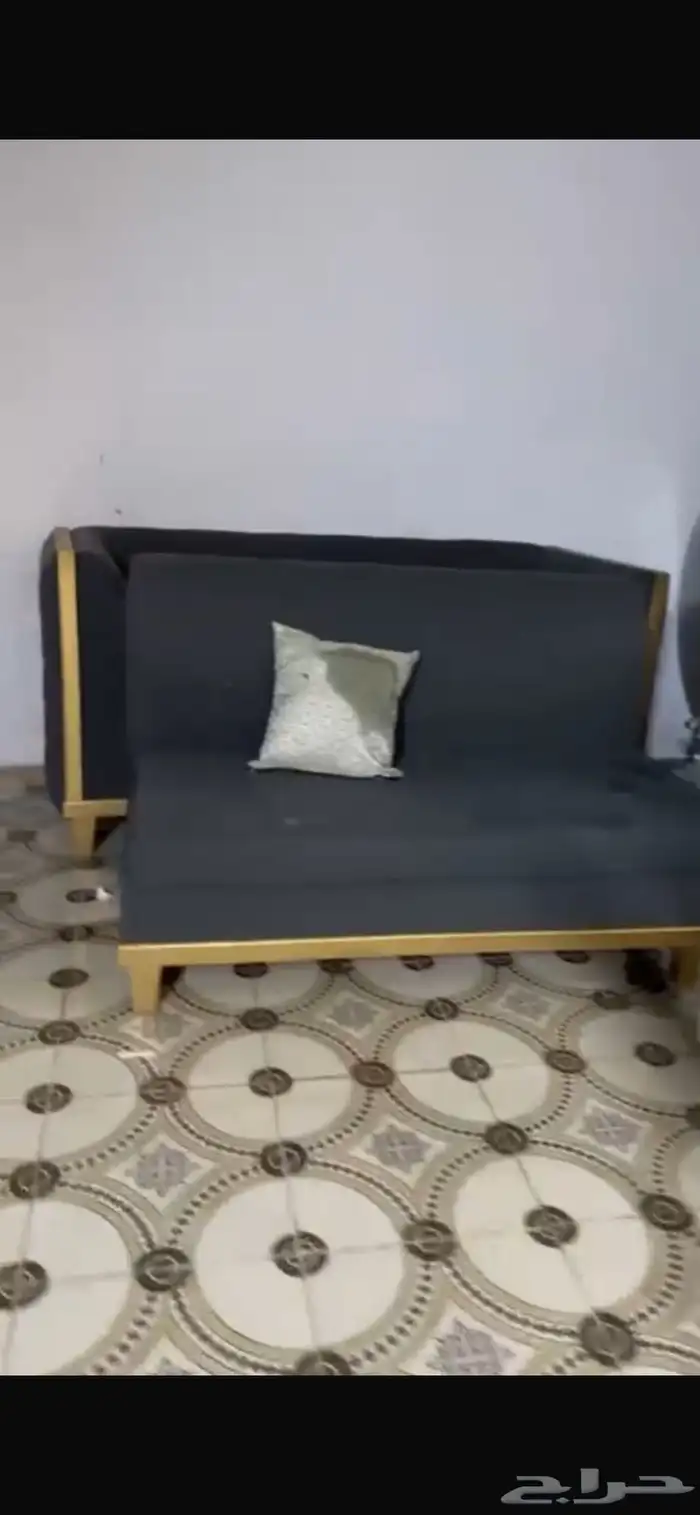 كنب للبيع جديد بس يبي له تنظيف خفيف 6 قطع 1