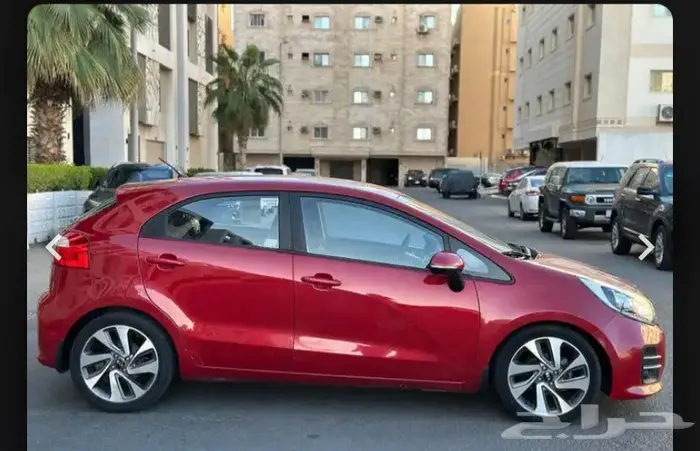 هاتشباك كيا ريو 3
