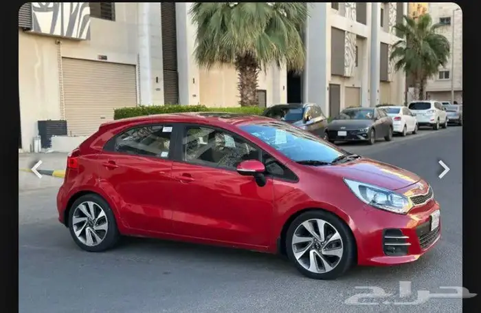 هاتشباك كيا ريو 4