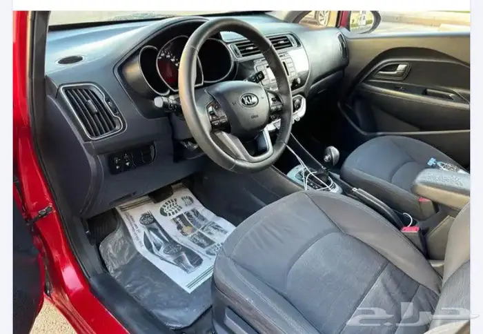 هاتشباك كيا ريو 1