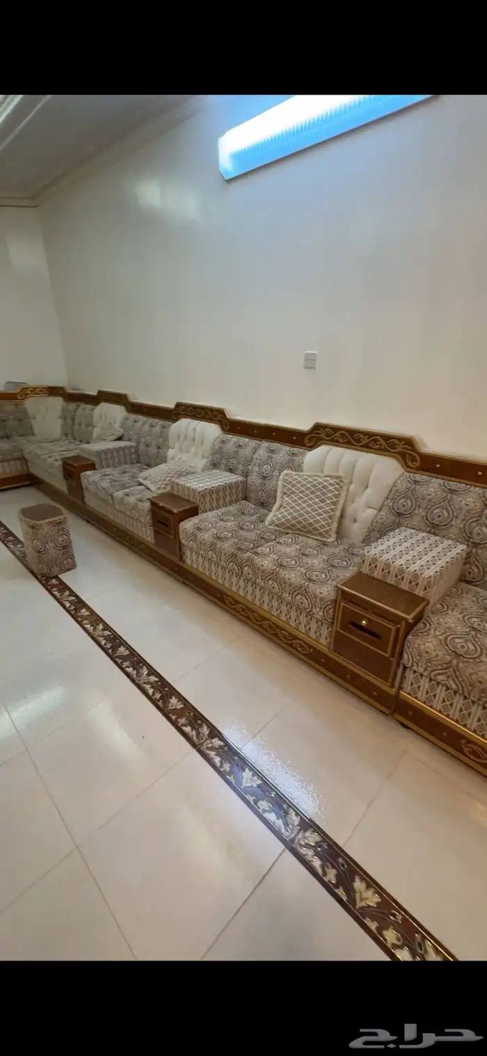 اثاث كنب 5ونص في 7 يتسع 30 شخص 3