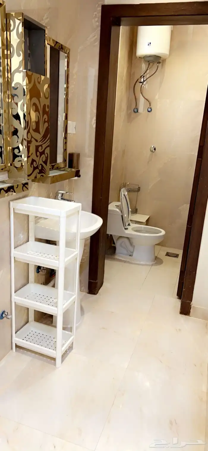 غرفه موثثه في فله الايجار بشهر2500 9