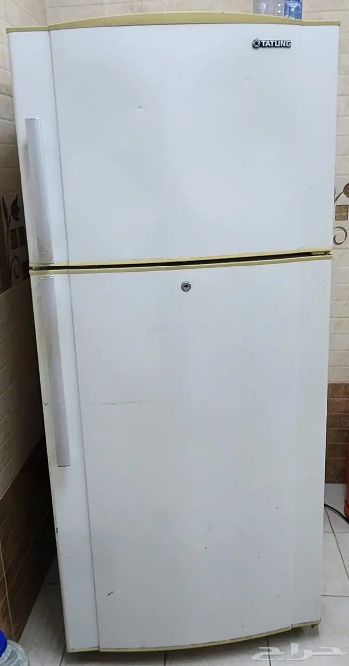 ثلاجة كبيرا نظيفة علي الشرط 0