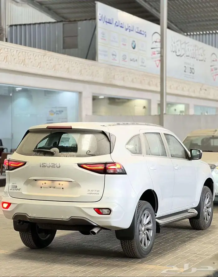 ايسوزو MUX و 2025 2024 ام يو اكس 4