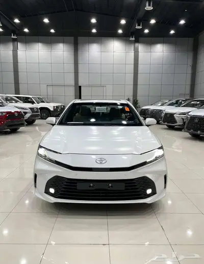 تويوتا كامري LE بنزين نص فل سعودي 2025 ( ابيض - تيتانيوم ) index