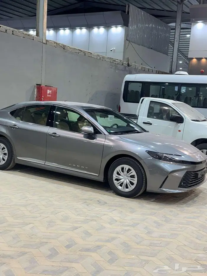 تويوتا كامري استاندر طيس الساير 2025 3