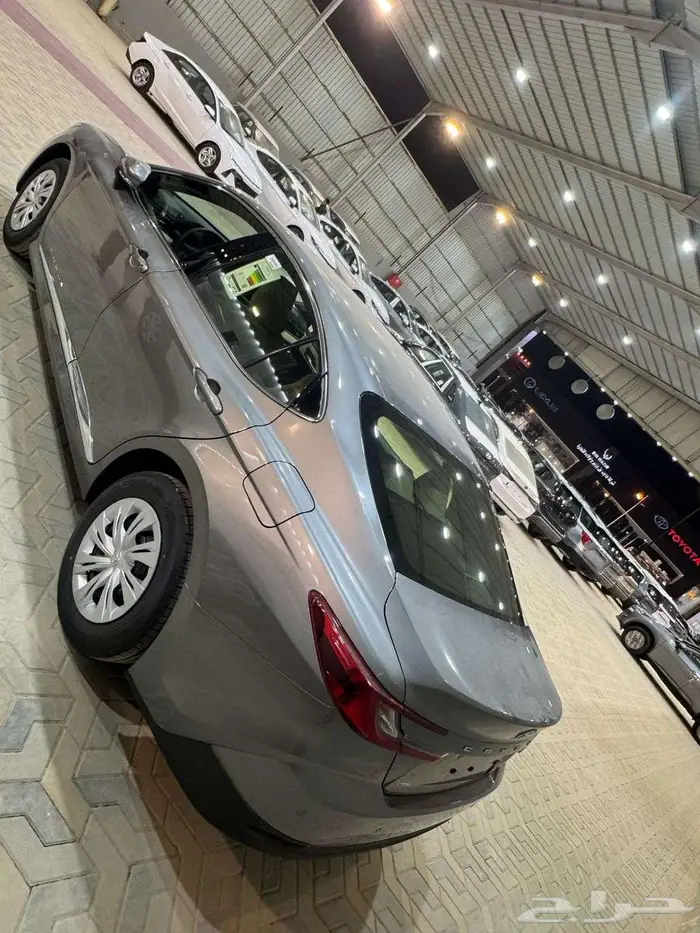 تويوتا كامري استاندر طيس الساير 2025 4