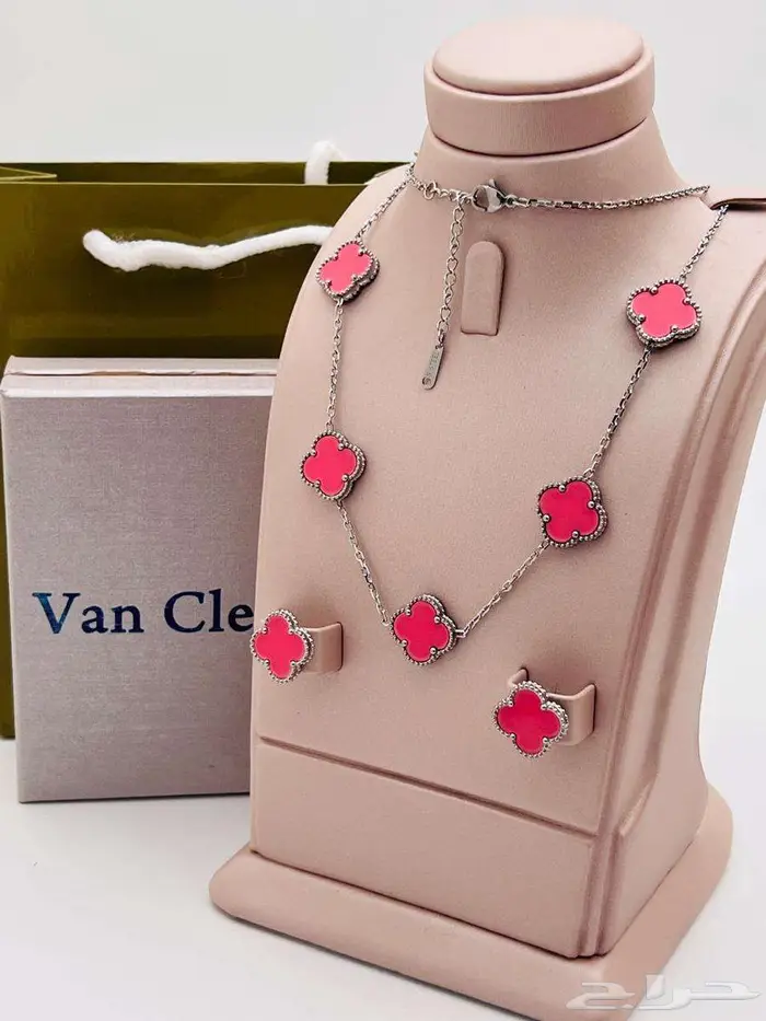 اكسسوارات نسائيه ماركات عالمية هدايا مميزه فاخره 31