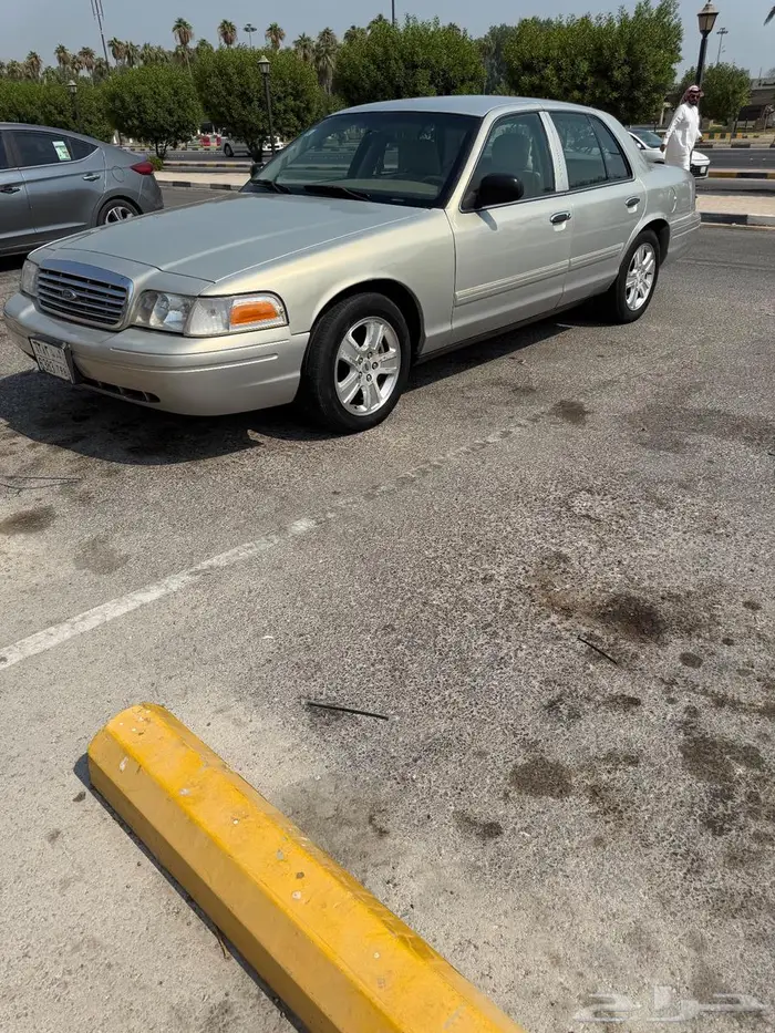 فورد كروان فاكتوريا 2010 11