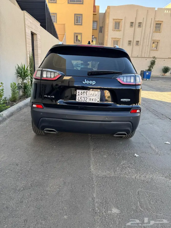 جيب شيروكي 6 سلندر 2020 للبيع 23