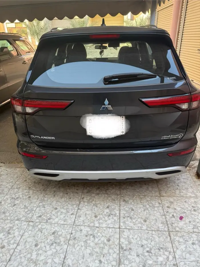 ميتسوبيشي أوتلاندر 2025 للتنازل من غير مقابل 1