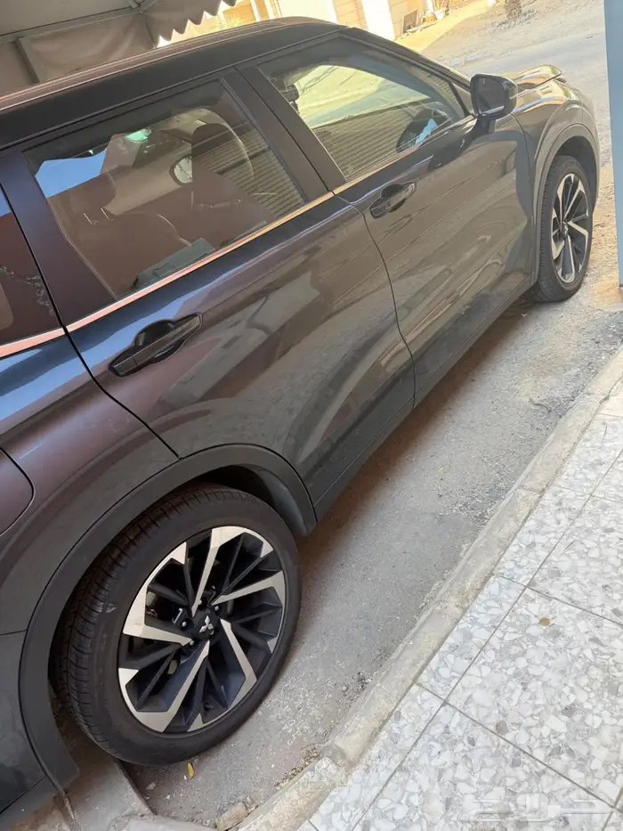 ميتسوبيشي أوتلاندر 2025 للتنازل من غير مقابل 5