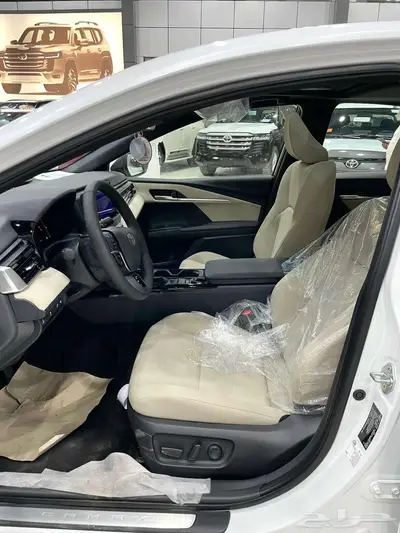 تويوتا كامري LE بنزين نص فل سعودي 2025 ( ابيض - تيتانيوم ) index