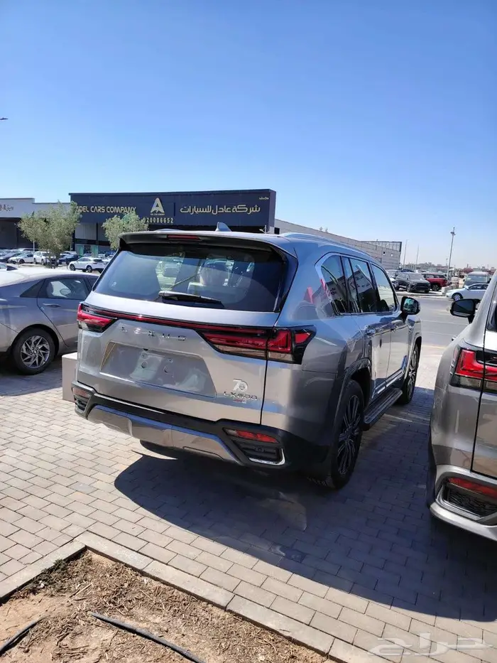 لكزس LX600 BB 2025 لون رمادي -الساير ال اكس 600 بي بي 3