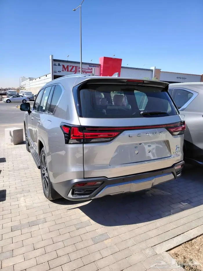 لكزس LX600 BB 2025 لون رمادي -الساير ال اكس 600 بي بي 5