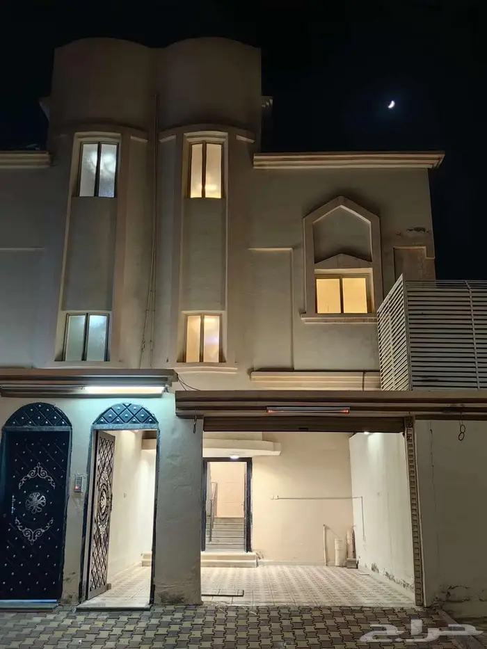 شقة عوائل للإيجار بالعزيزية 0