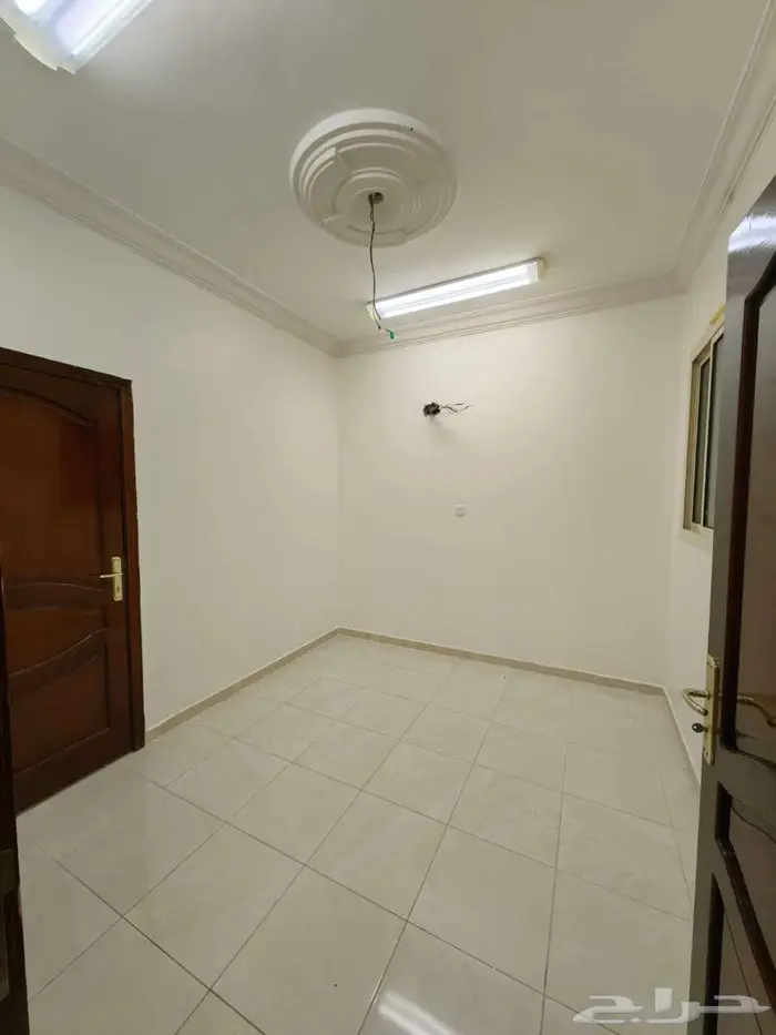 شقة عوائل للإيجار بالعزيزية 5
