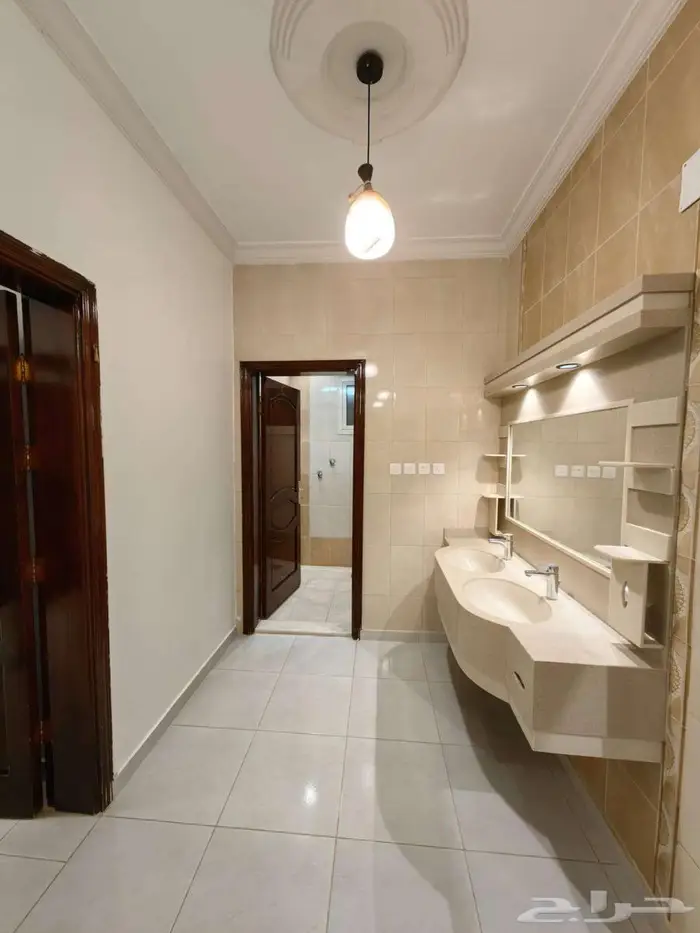 شقة عوائل للإيجار بالعزيزية 4